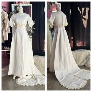 Vintage 60s Wedding Dress White Pique Cotton Lace Veil Train A Line XS/S